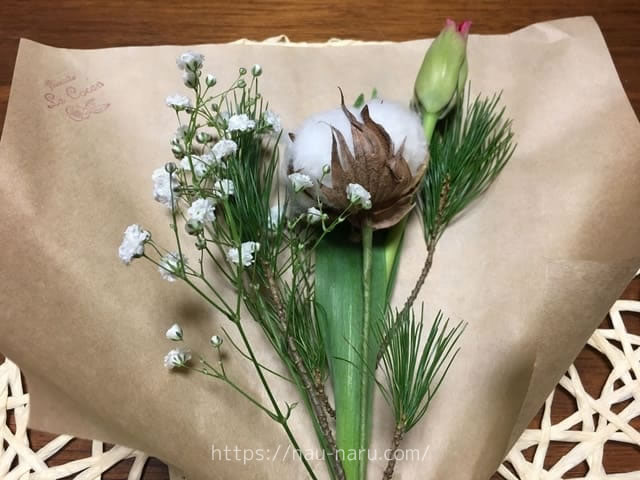 bloomeeのお花(チューリップ、コットンフラワー、カスミソウ、松)